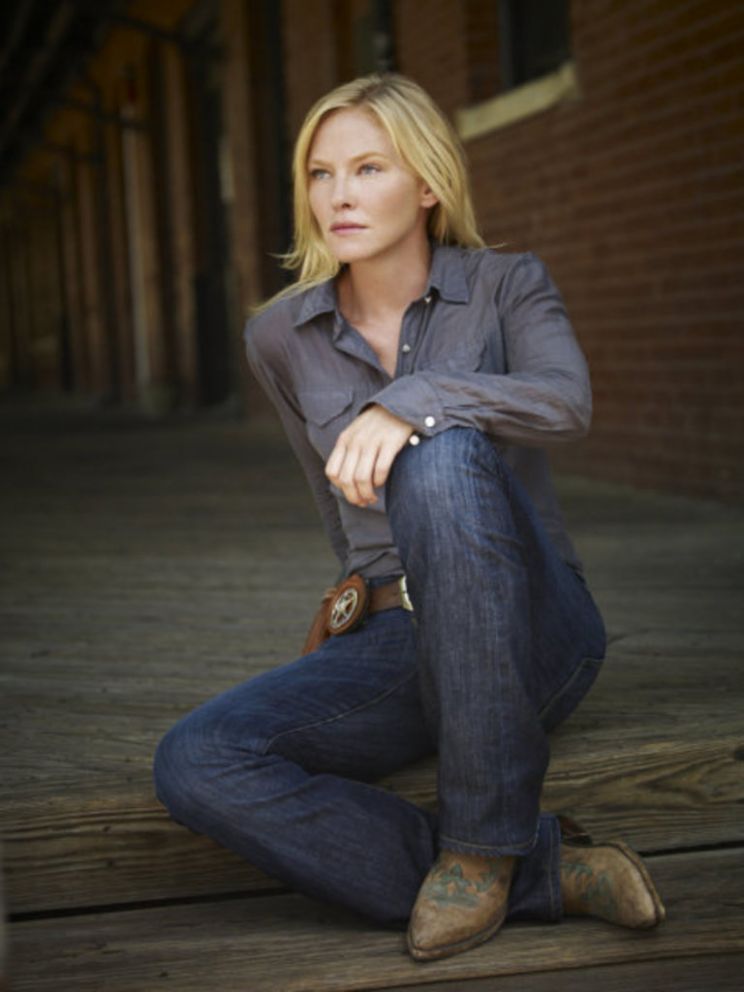 Kelli Giddish