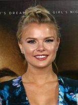 Kelli Goss #32853 picture (Portrait Medium)