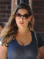 Kelly Brook