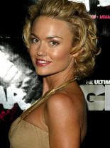 Kelly Carlson