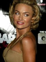 Kelly Carlson
