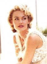 Kelly Carlson