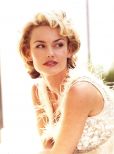 Kelly Carlson