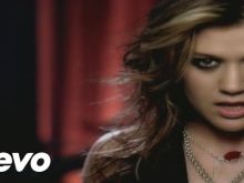 Kelly Clarkson