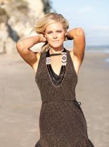 Kelly Dowdle #558405 picture (Portrait Medium)