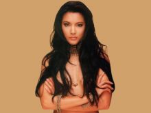 Kelly Hu