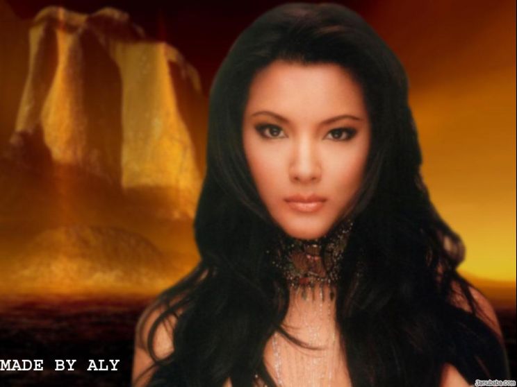 Kelly Hu