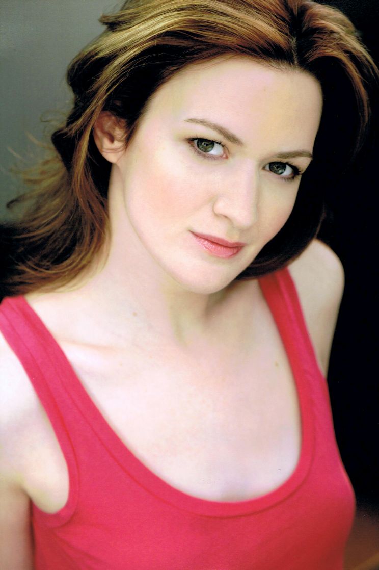 Kelly Hutchinson