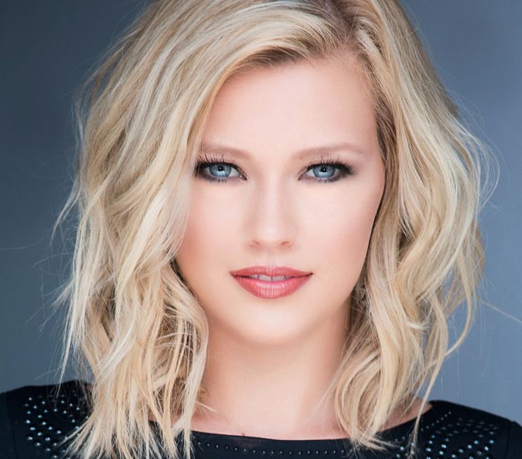 Kelly Hutchinson