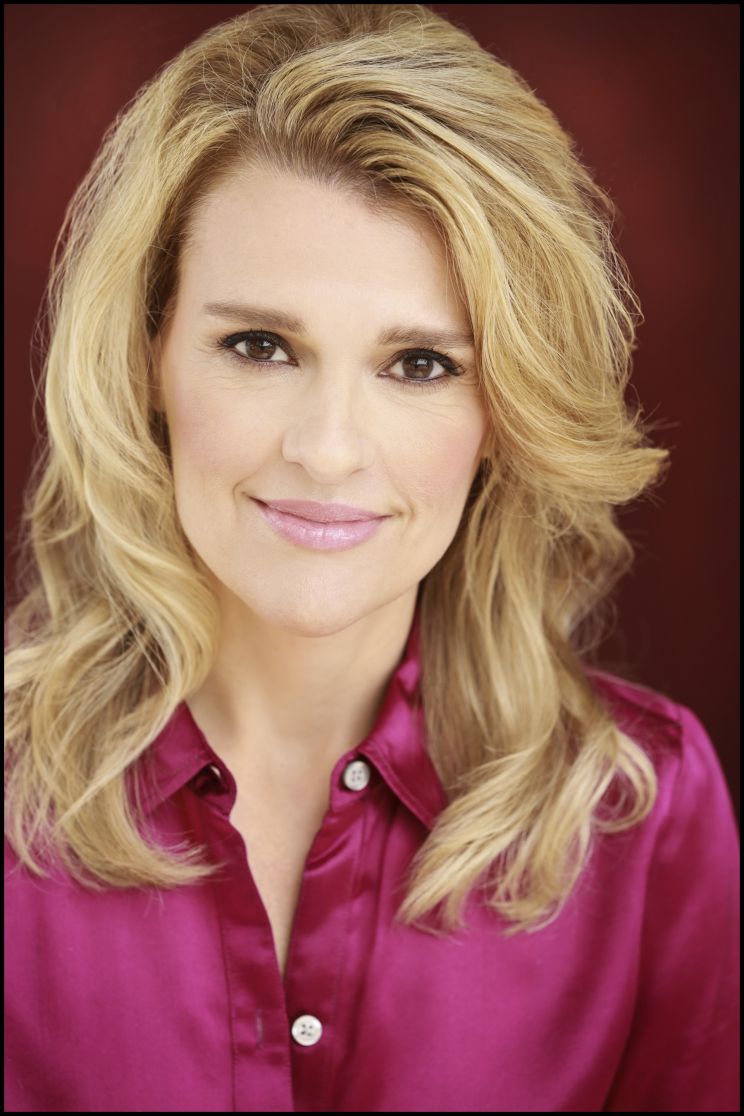 Kelly Hutchinson