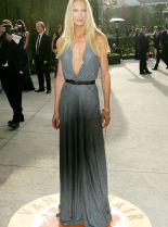 Kelly Lynch photo