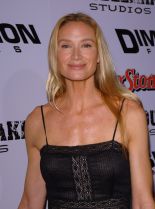 Kelly Lynch photo