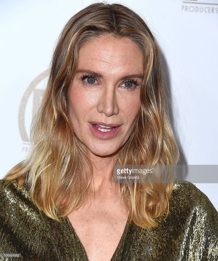 Kelly Lynch