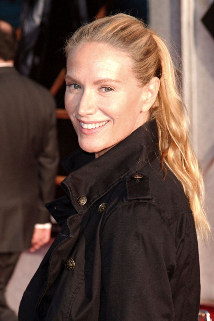 Kelly Lynch