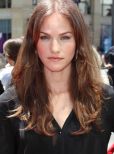 Kelly Overton