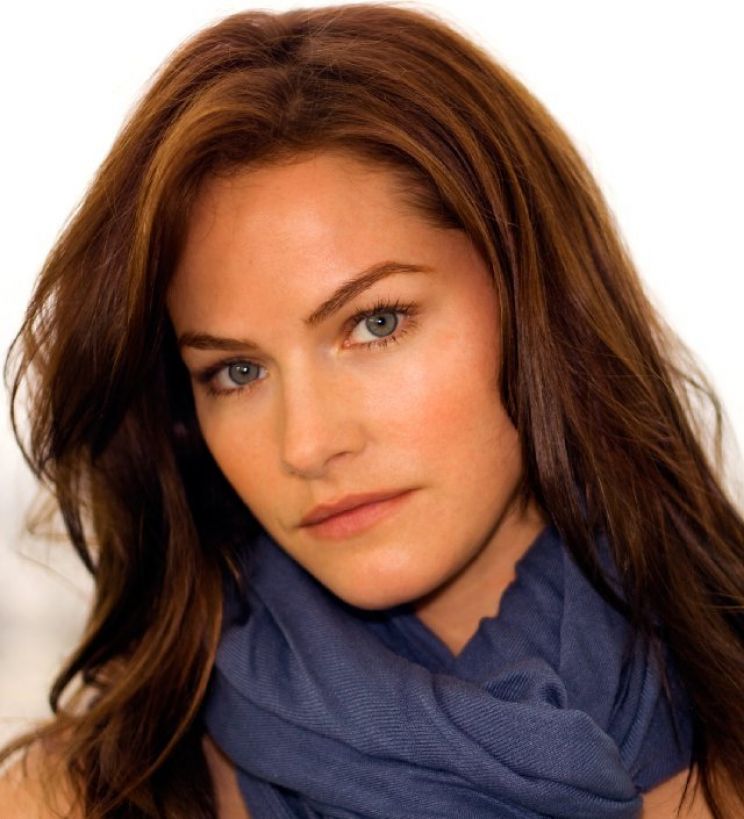 Kelly Overton