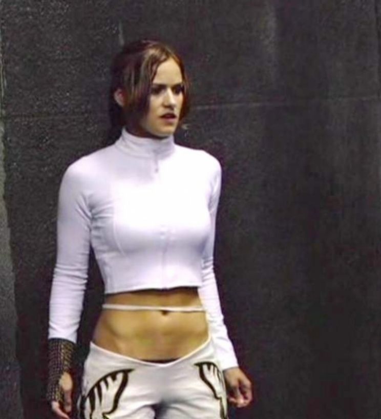 Kelly Overton