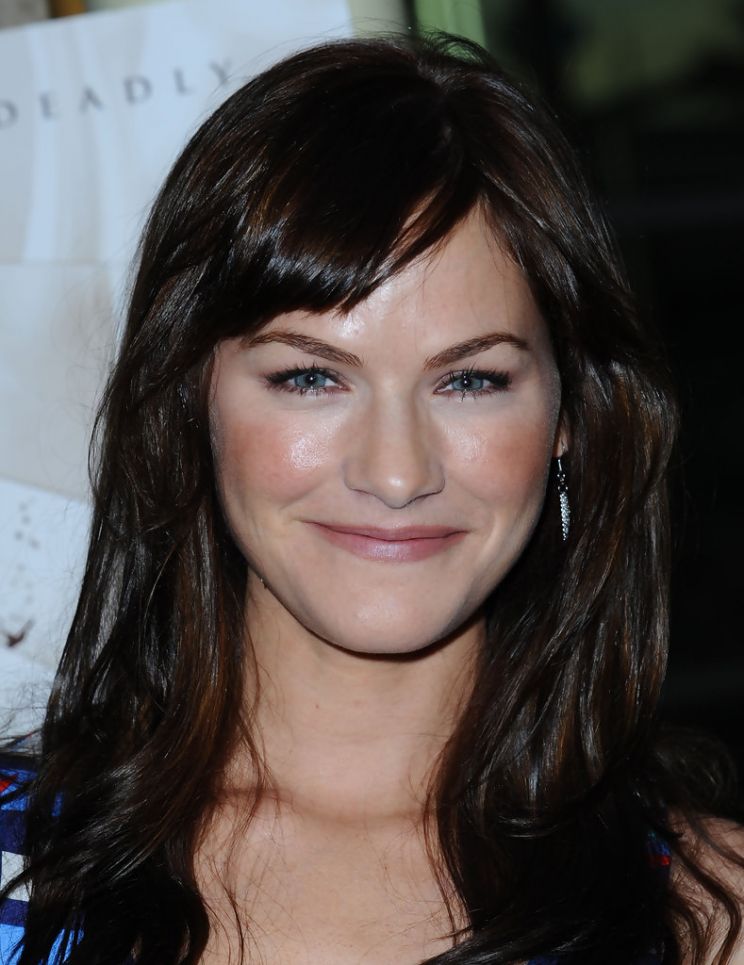 Kelly Overton