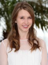 Kelsey Batelaan photo