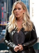 Kendra Wilkinson photo
