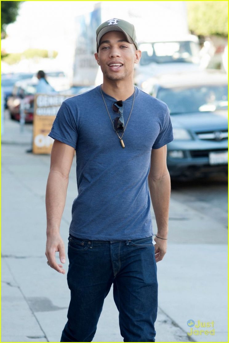 Kendrick Sampson