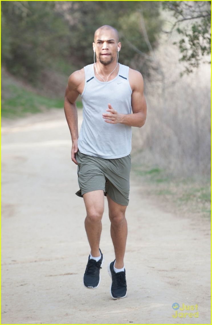 Kendrick Sampson