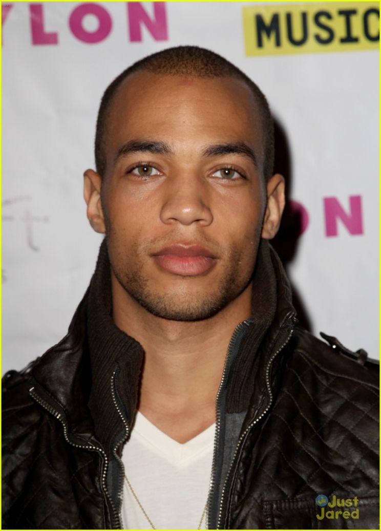Kendrick Sampson