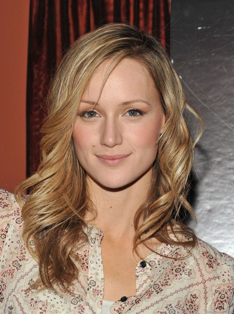 Kerry Bishé