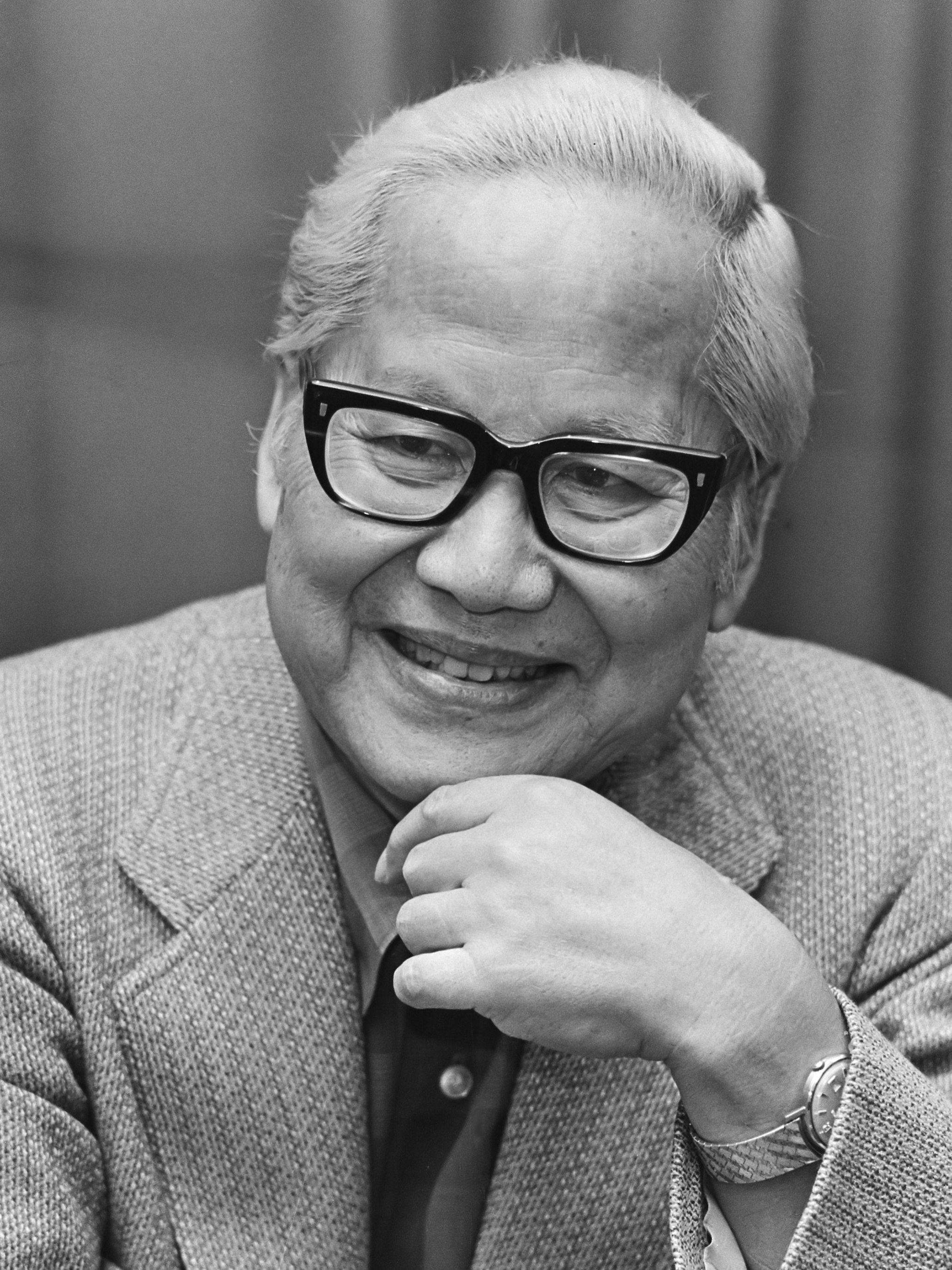 Pictures of Keye Luke