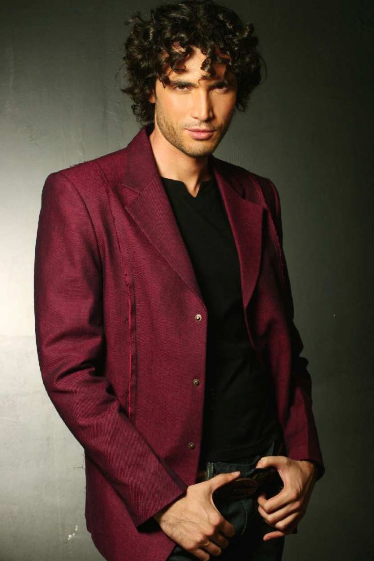 Khotan Fernandez