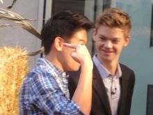 Ki Hong Lee