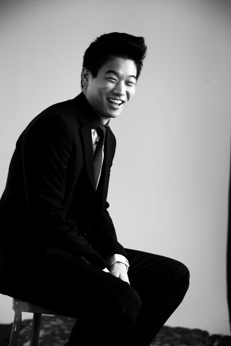Ki Hong Lee