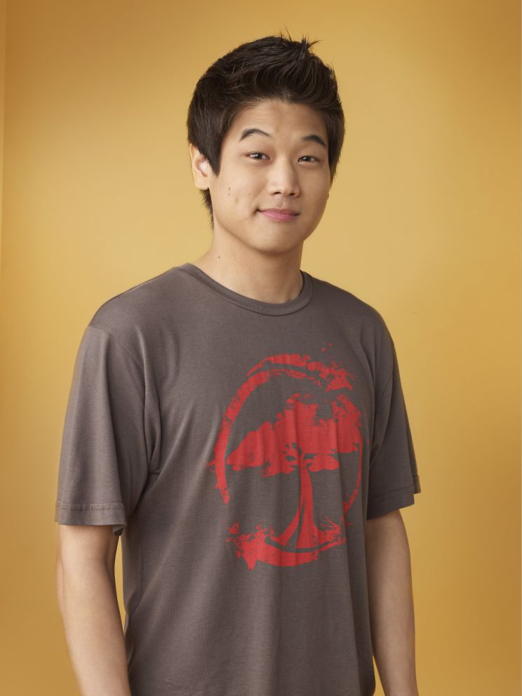 Ki Hong Lee