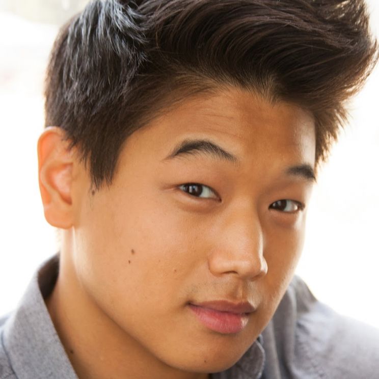 Ki Hong Lee