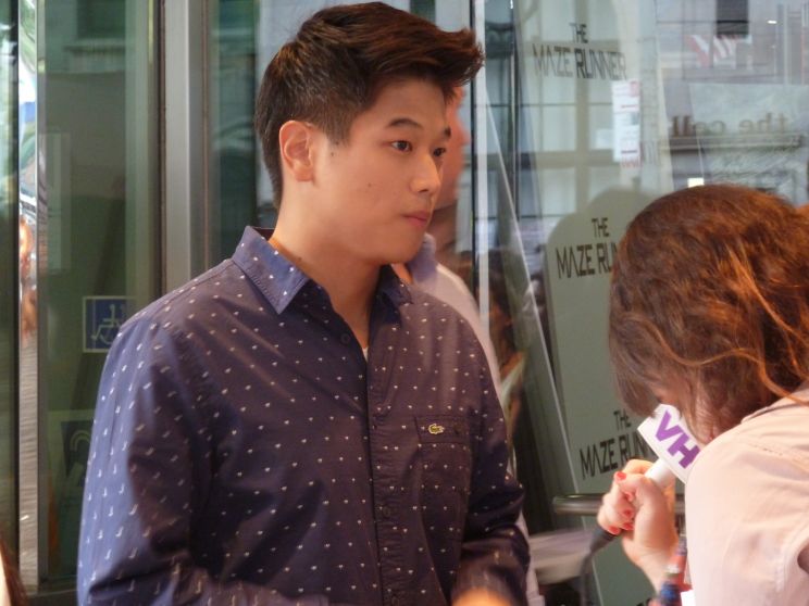 Ki Hong Lee
