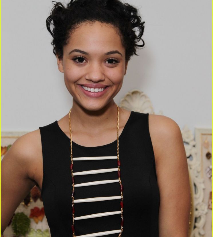 Kiersey Clemons
