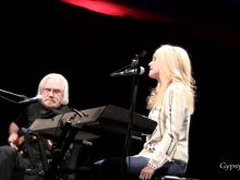 Kim Carnes #2746909 picture (Landscape Medium)