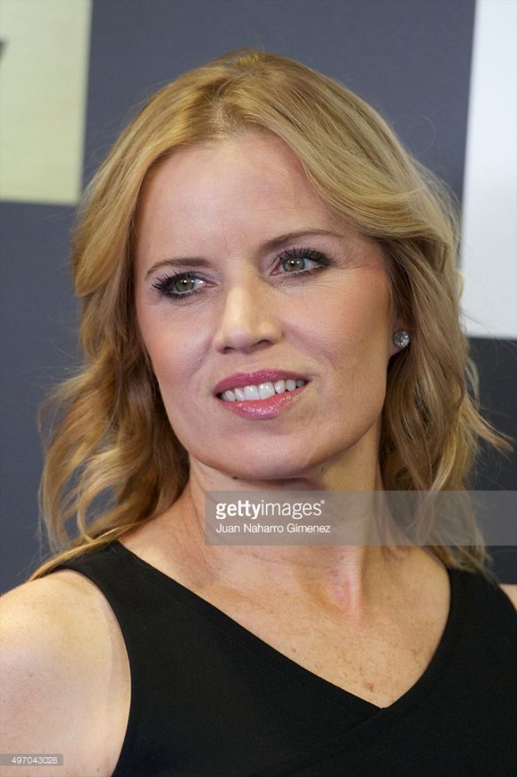 Kim Dickens