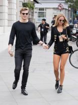 Kimberley Garner #2204180 picture (Portrait Medium)