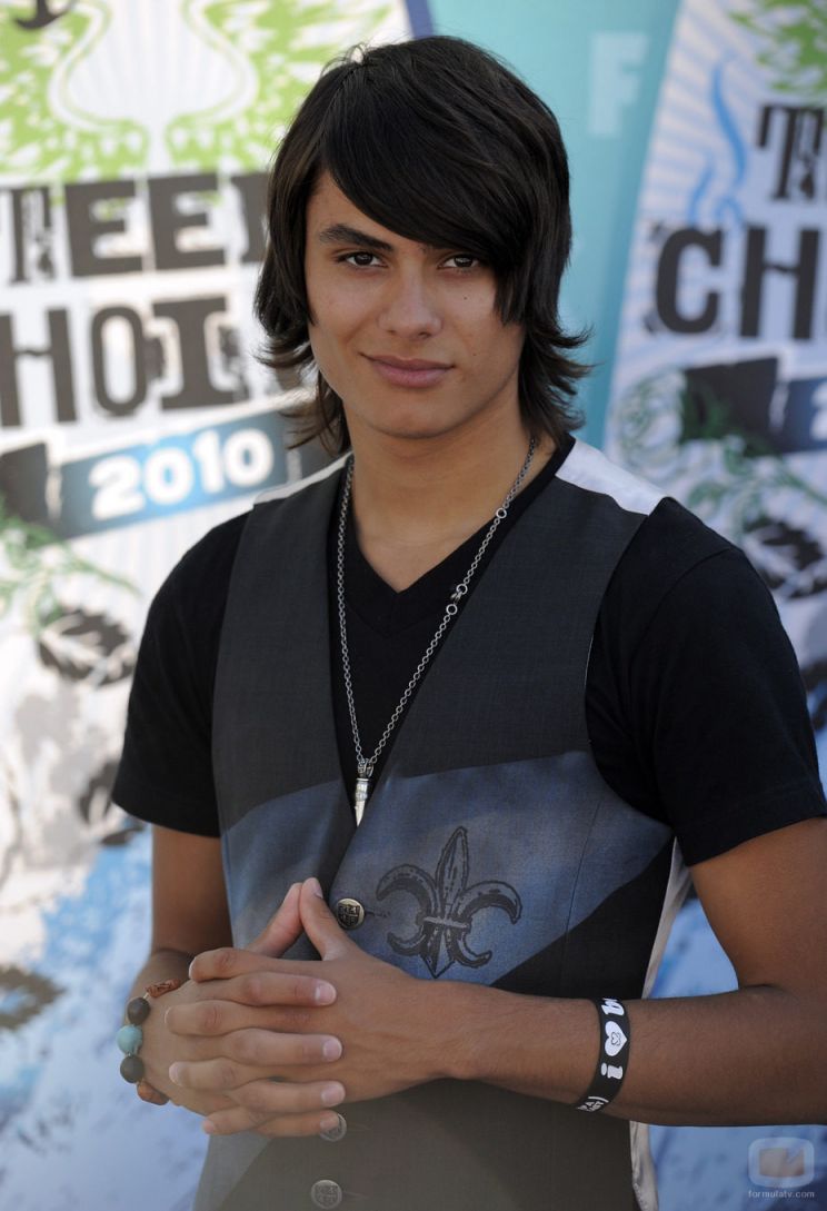 Pictures of Kiowa Gordon