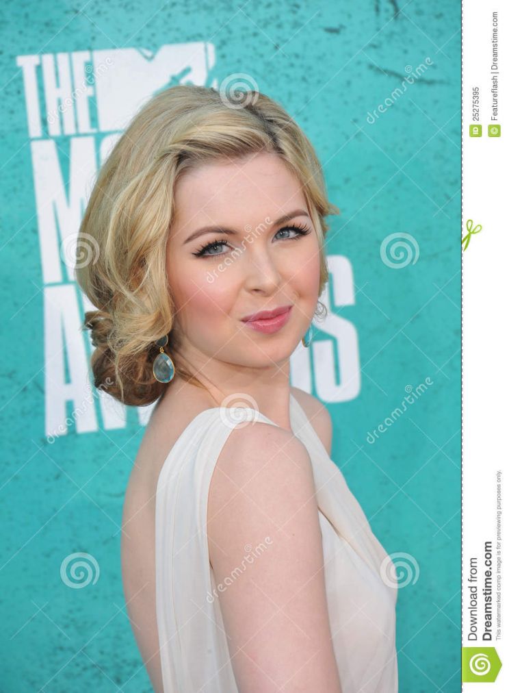 Kirsten Prout