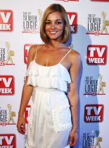 Kirsty Lee Allan photo
