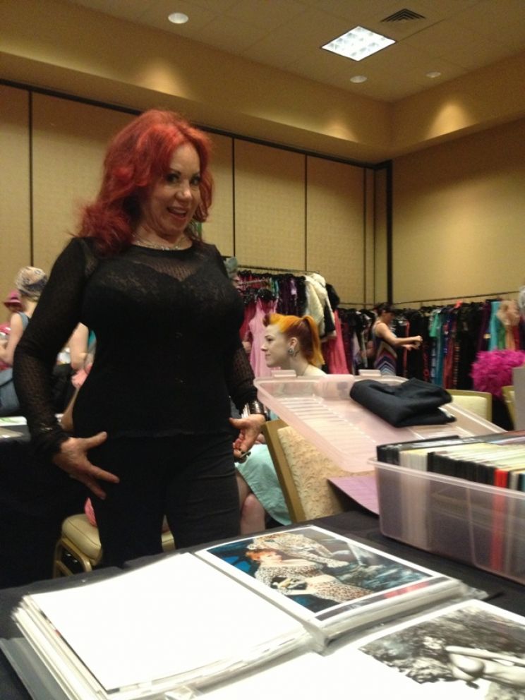 Kitten Natividad