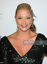 Kristen Renton photo