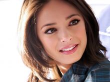 Kristin Kreuk photo