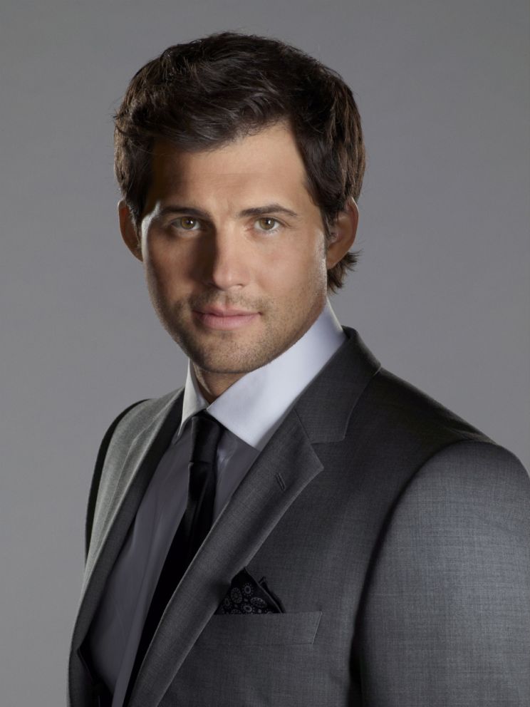 Kristoffer Polaha