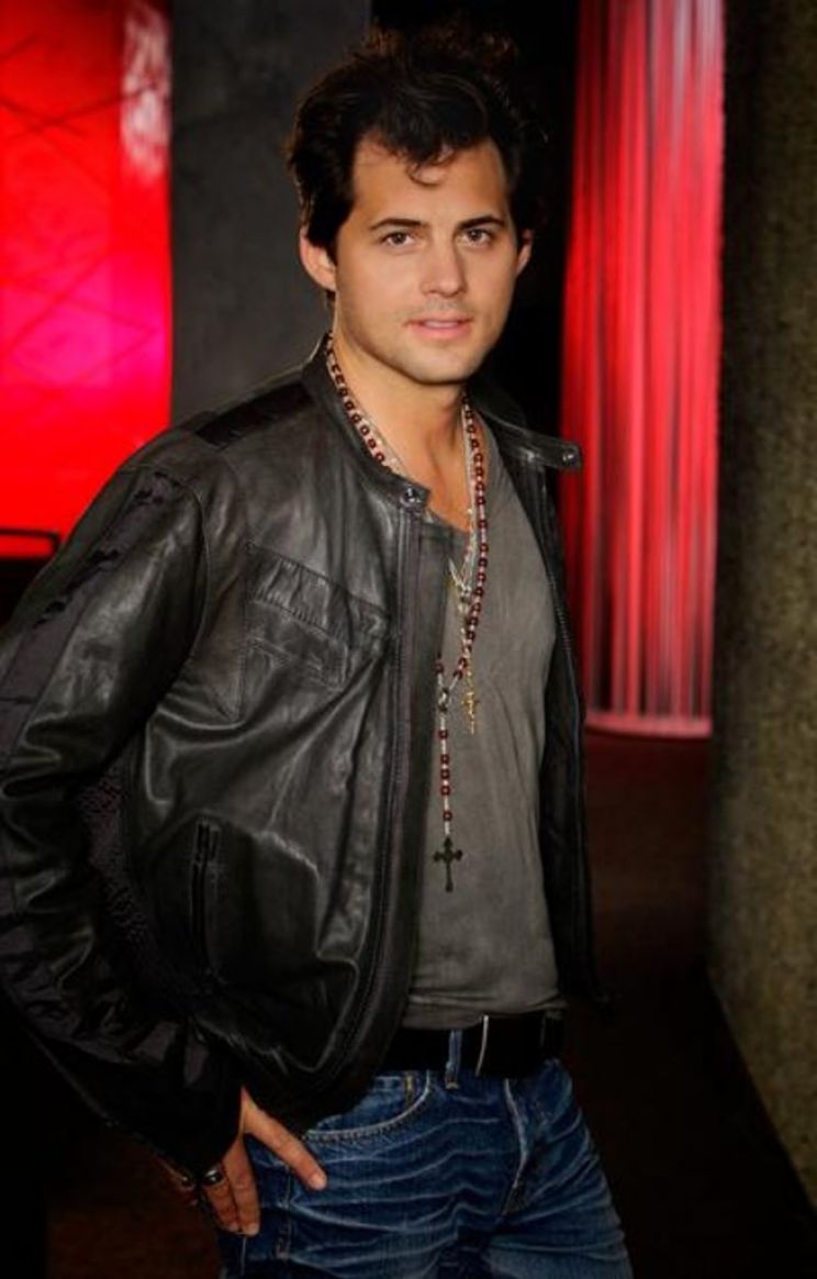 Kristoffer Polaha