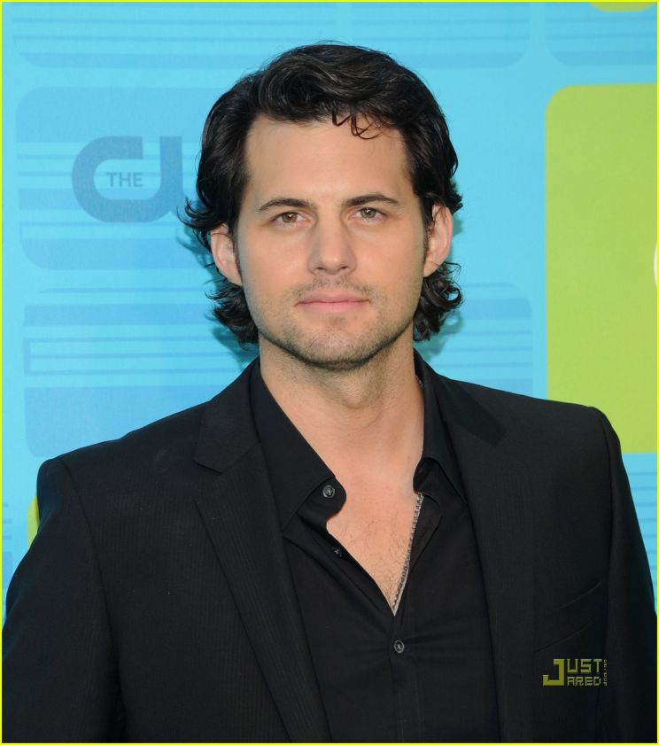 Kristoffer Polaha