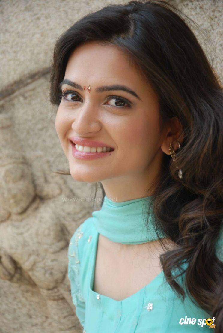 Kriti Kharbanda