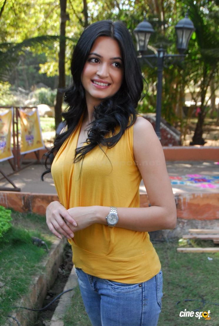Kriti Kharbanda